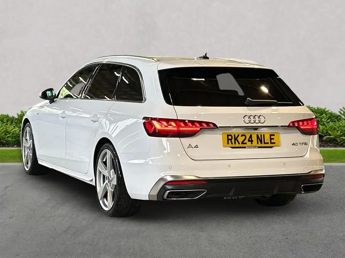 Used Audi A4 S-Line 200 HP (147 kW) 2024 White Estate