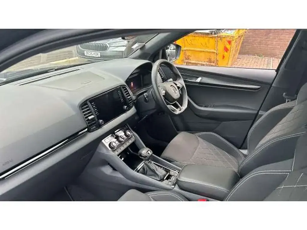 Used Skoda Karoq SportLine 150 HP (110 kW) 2024 SUV