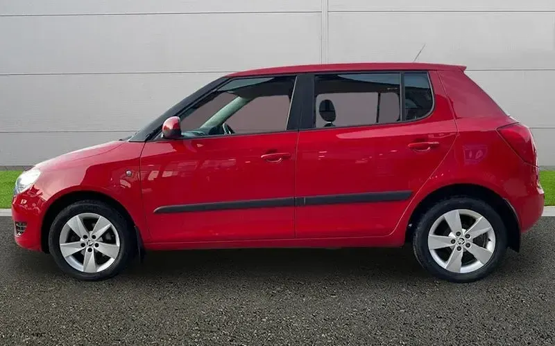 Used Skoda Fabia SE 69 HP (50 kW) 2014 Red Hatchback