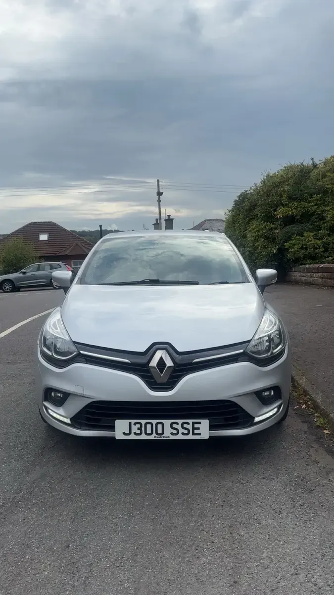 Used Renault Clio Iconic 2018 Silver Hatchback