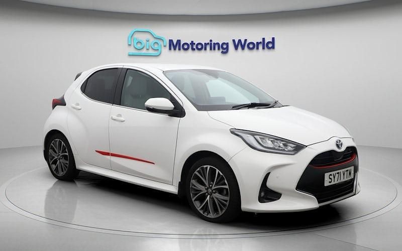 Used 2022 Toyota Yaris Hybrid Hatchback | £15,770 (Fair price) - Image 1/4
