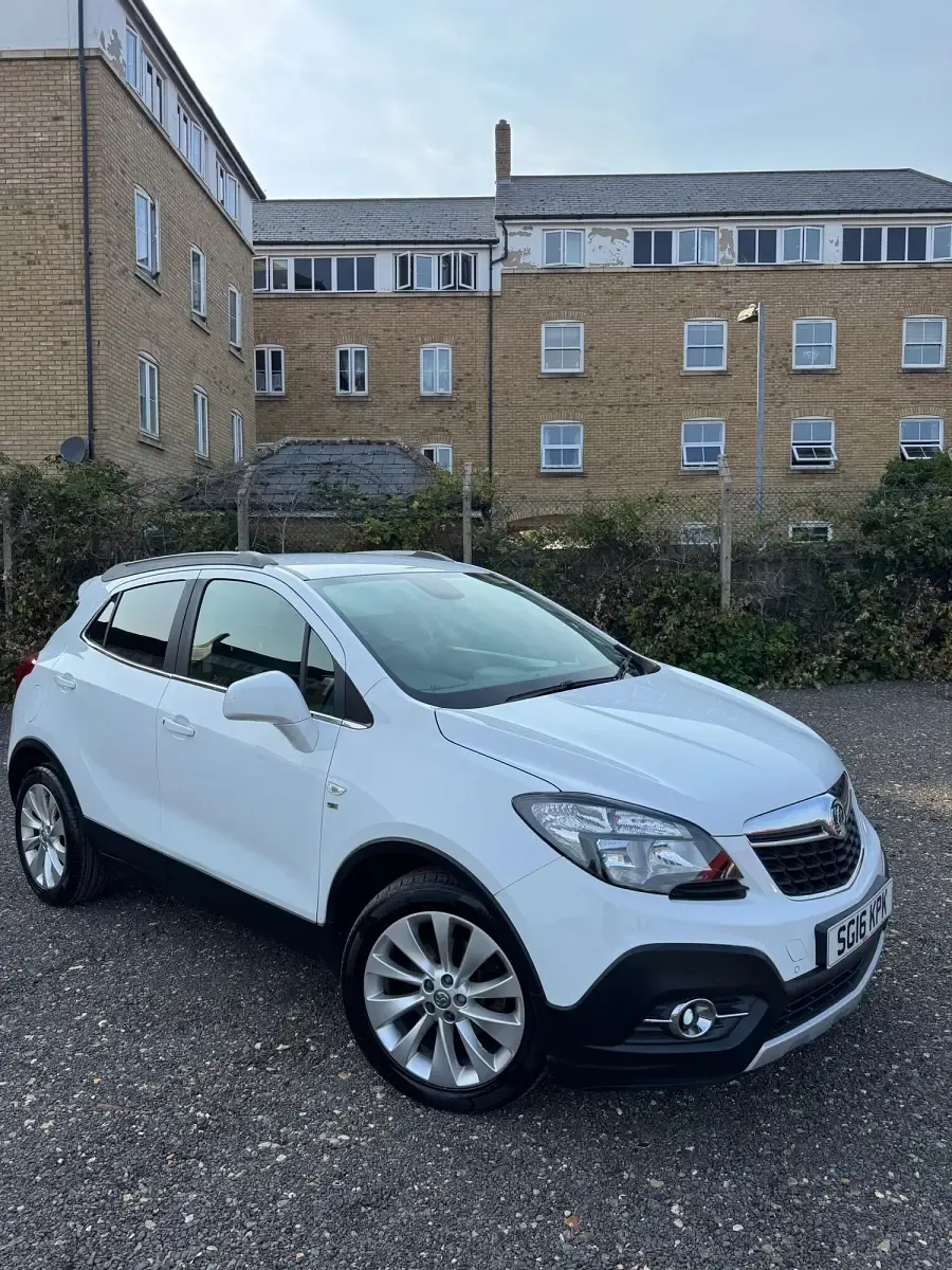 Used Vauxhall Mokka 115 HP (84 kW) 2016 White SUV
