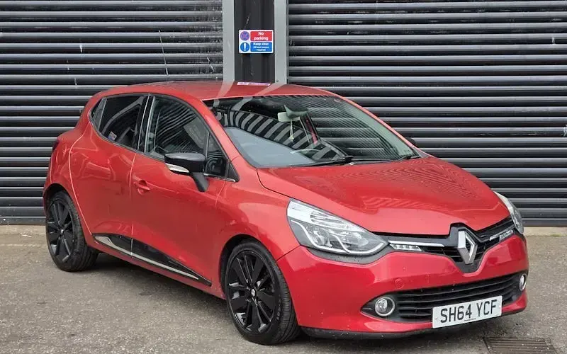 Used Renault Clio Dynamique 90 HP (66 kW) 2014 Red Hatchback