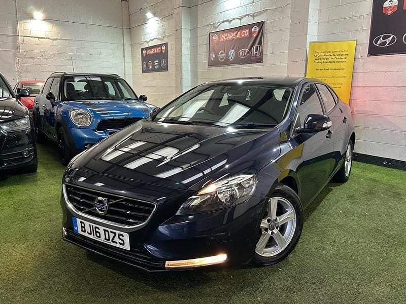Used Volvo V40 2016 Blue Hatchback
