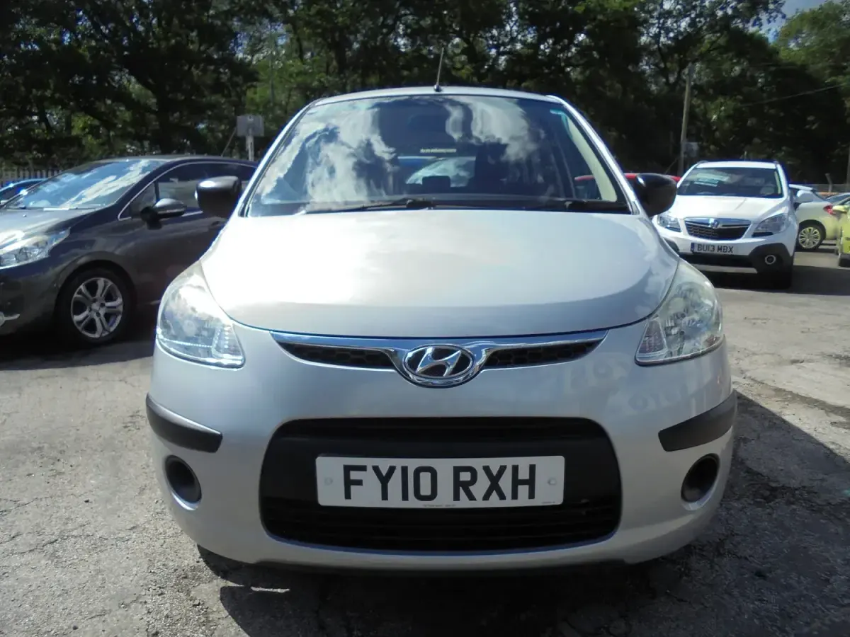Used Hyundai i10 Classic 78 HP (57 kW) 2010 Silver Hatchback