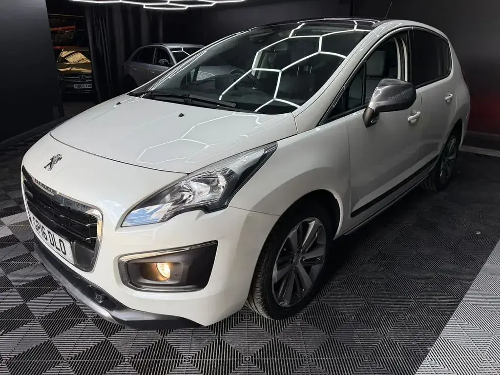 Used Peugeot 3008 Allure 120 HP (88 kW) 2016 White SUV