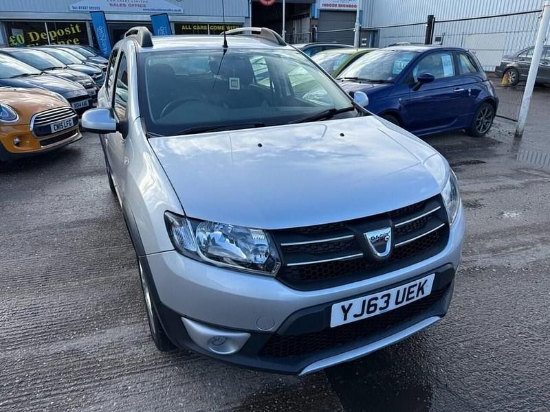 Used Dacia Sandero Lauréate 90 HP (66 kW) 2014 Silver Hatchback