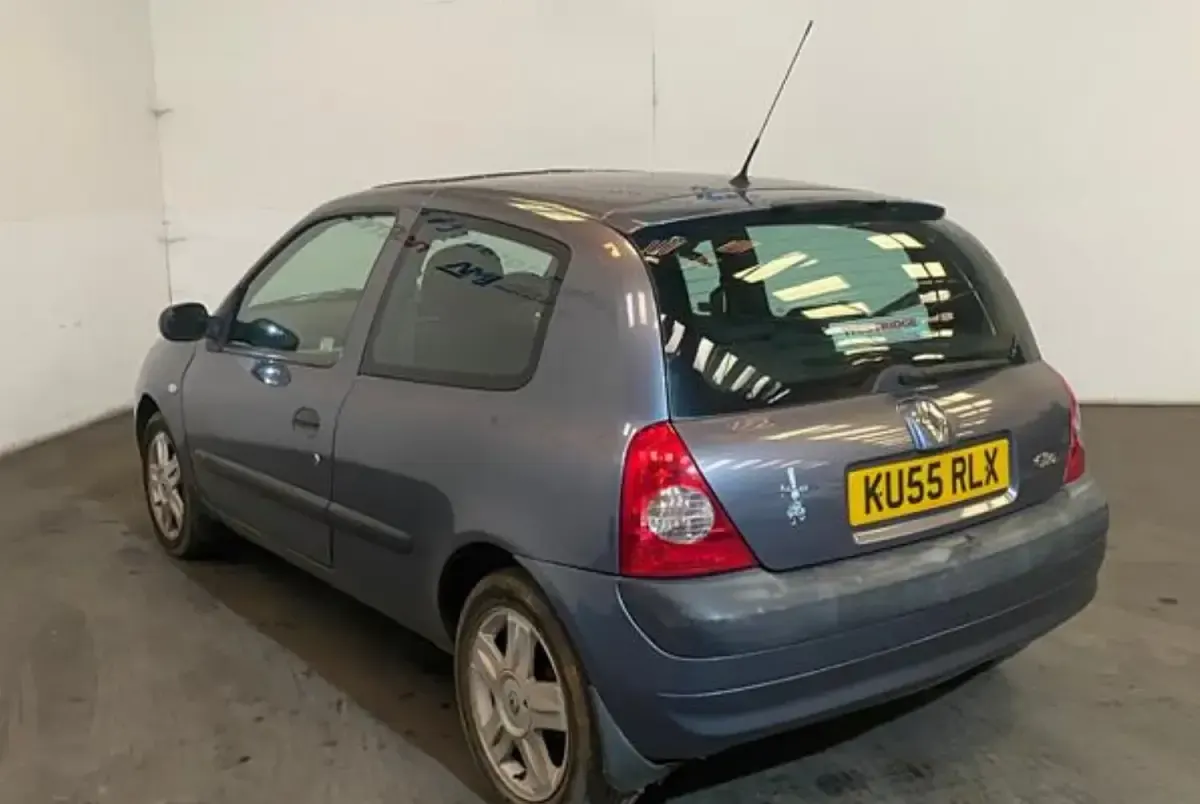 Used Renault Clio II Dynamique 2005 Blue Hatchback