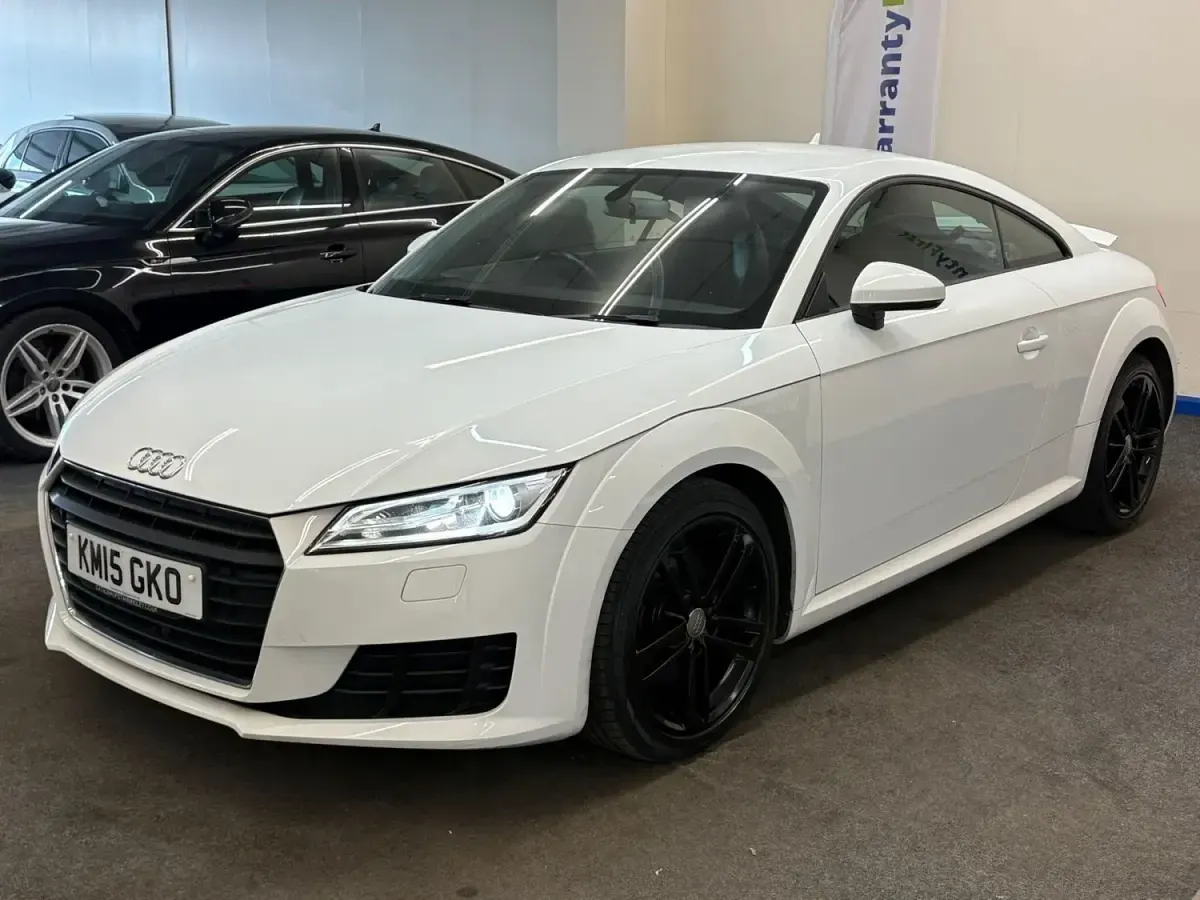 Begagnad Audi TT Sport 184 HK (135 kW) 2015 Vit Sportkupé