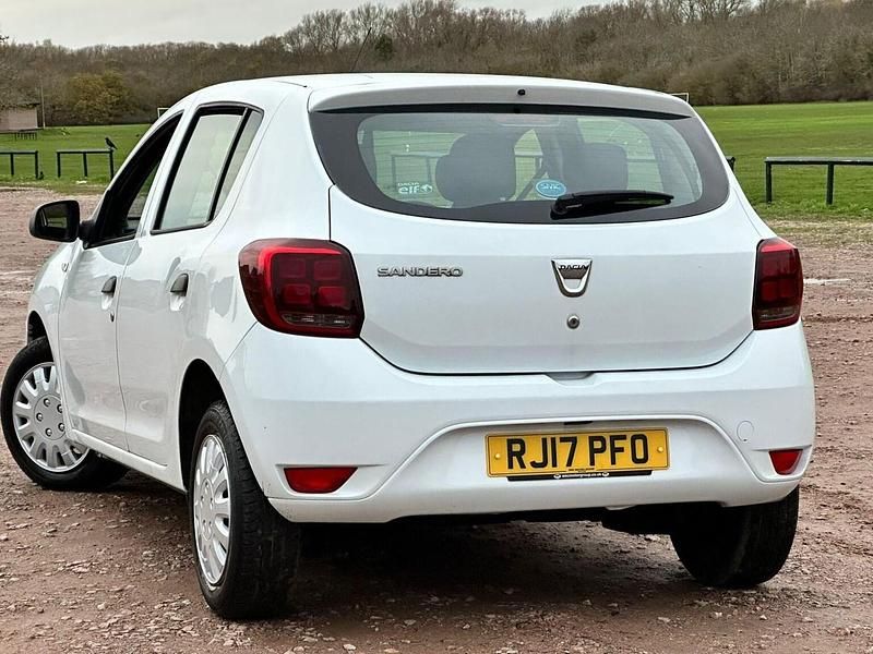 Used Dacia Sandero Ambiance 2017 White Hatchback