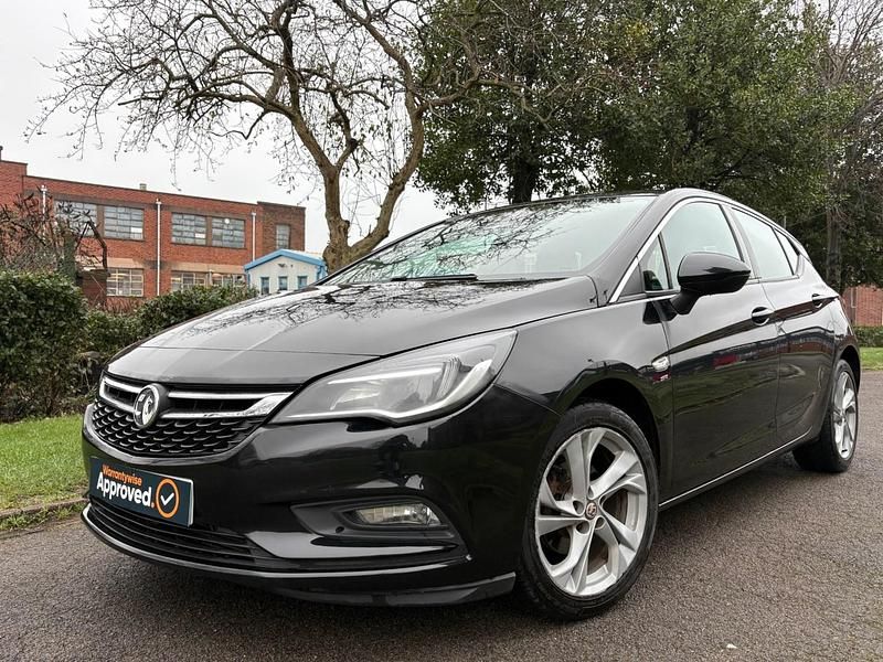 Used Vauxhall Astra SRi 150 HP (110 kW) 2017 Black Hatchback