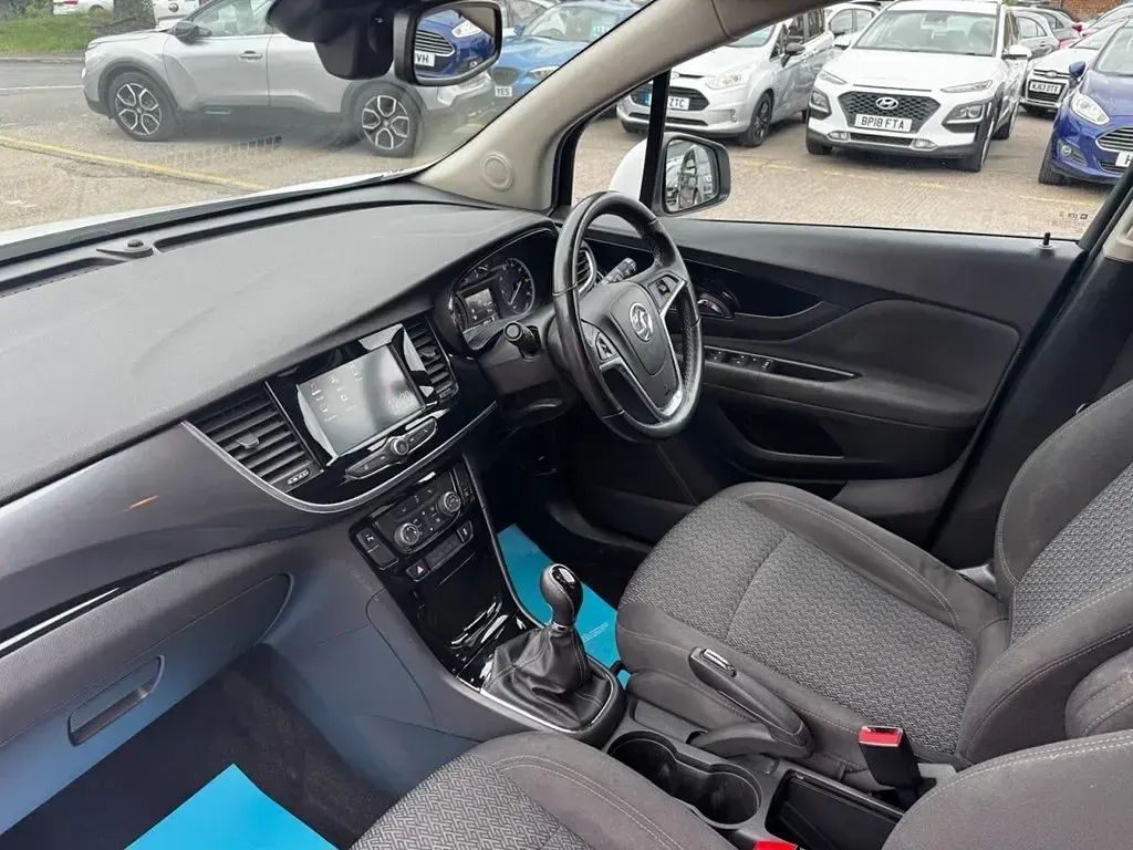 Second-hand Vauxhall Mokka X Active 140 CP (102 kW) 2019 Alb SUV