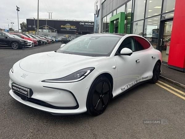 Used MG IM5 300 kW (408 HP) 2025 White Hatchback