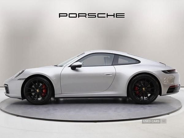 Begagnad Porsche 911 2020 Silver Sportkupé
