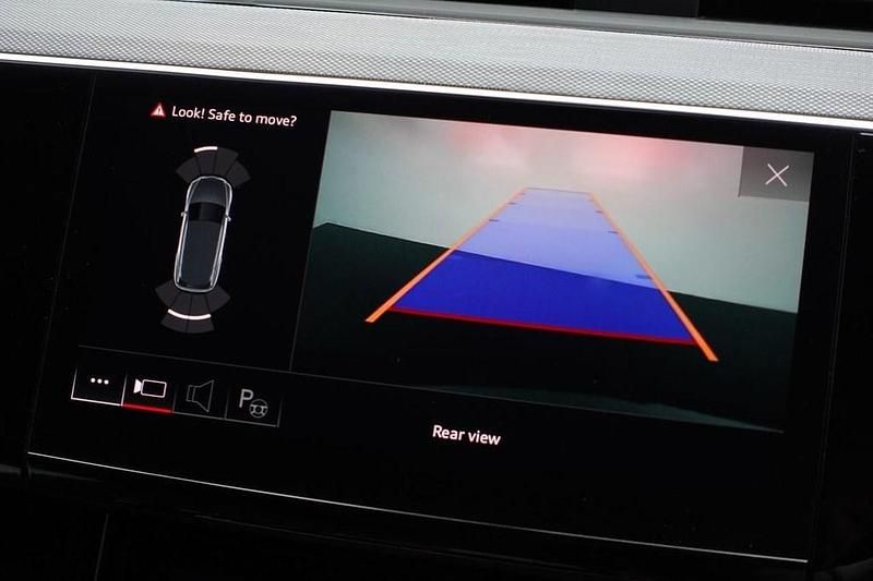 Used Audi e-tron Black Edition 11 kW (15 HP) 2023 Blue SUV