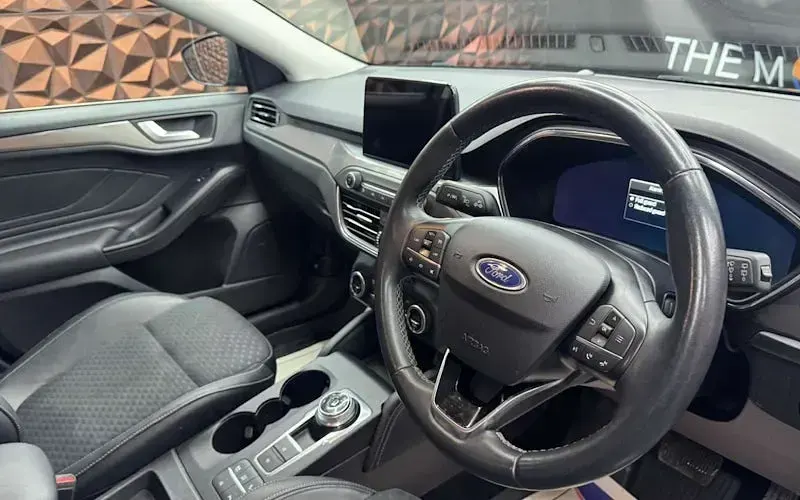 Used Ford Focus Titanium X 120 HP (88 kW) 2020 Blue Estate