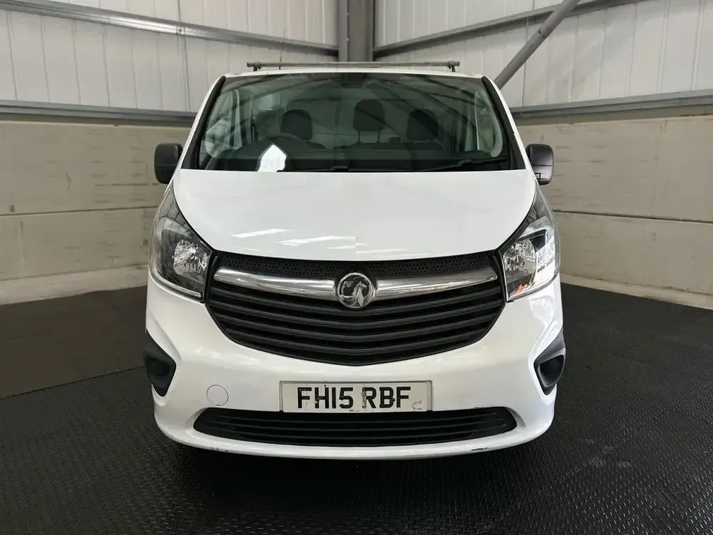 Used Vauxhall Vivaro 115 HP (84 kW) 2015 White