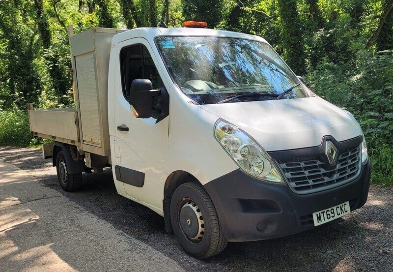 White Used 2019 Renault Master Business Van | £9,995 (Fair price) - Image 1/4