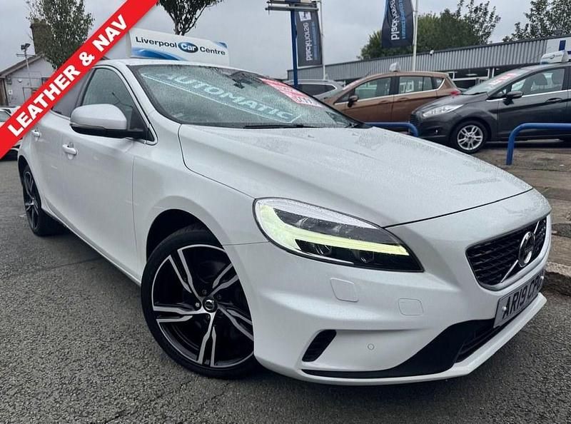 White Used 2019 Volvo V40 R-Design Estate | £12,977 (Fair price) - Image 1/3