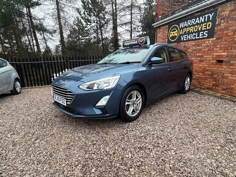 Used Ford Focus Zetec 100 HP (73 kW) 2019 Blue Estate