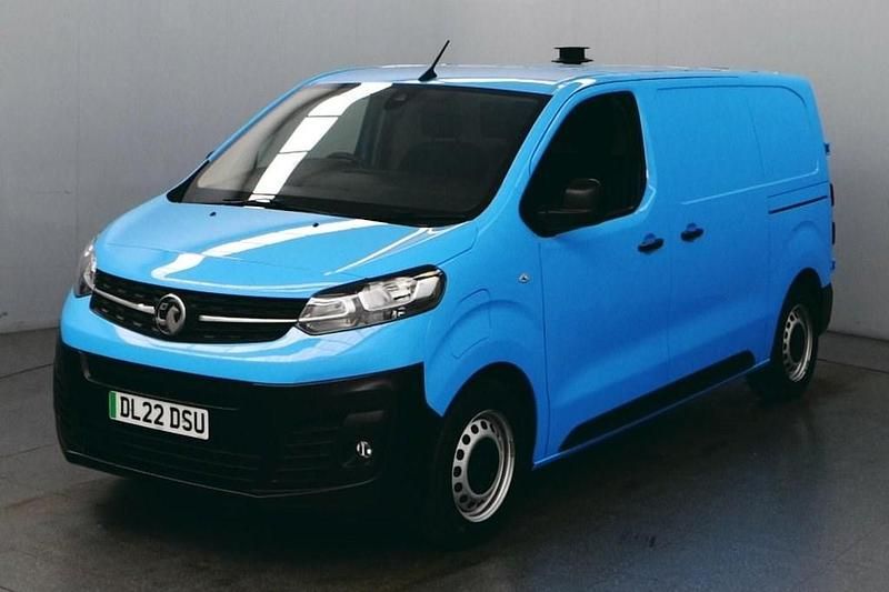 Used Vauxhall Vivaro 100 kW (136 HP) 2022 Mauve/pink MPV