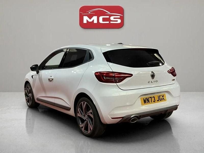 Used Renault Clio V RS Line 90 HP (66 kW) 2023 White Hatchback