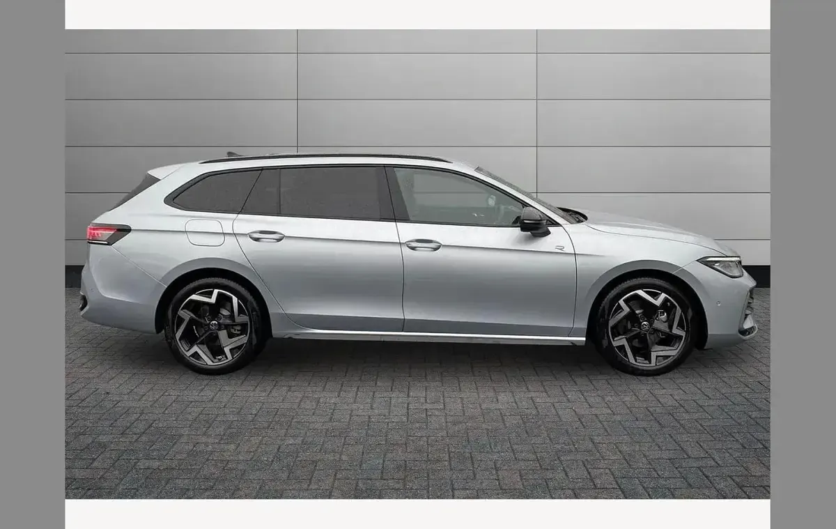 Used VW Passat R-line 150 HP (110 kW) 2026 Silver Estate