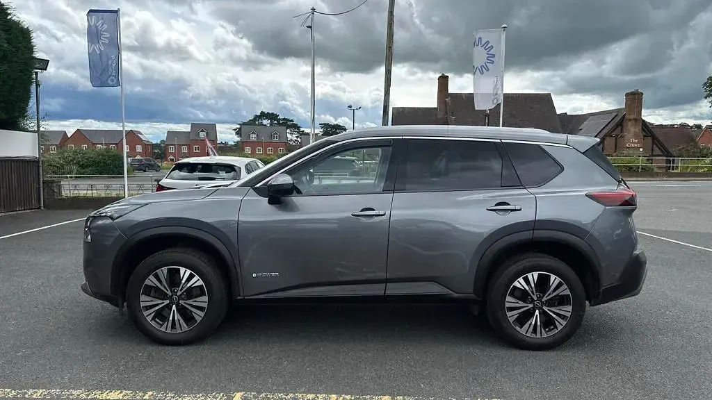 Used Nissan X-Trail N-Connecta 213 HP (156 kW) 2023 Grey SUV