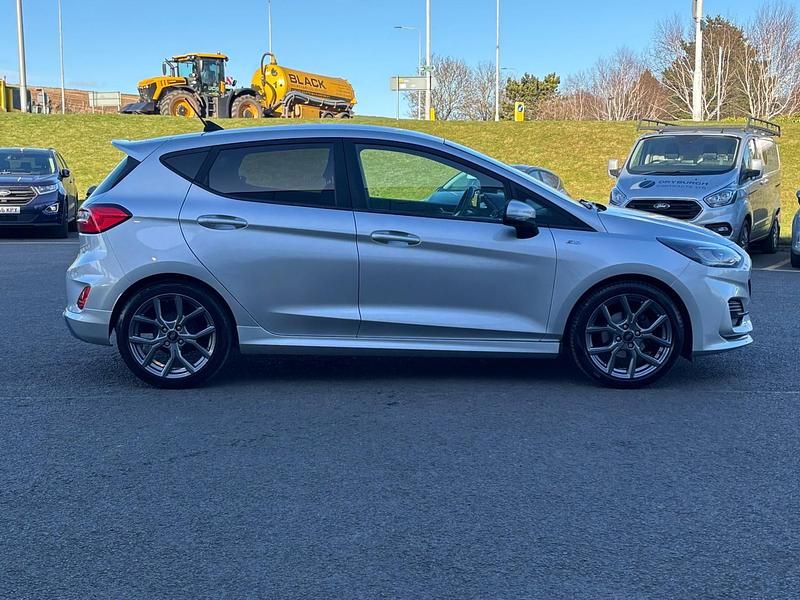 Używany Ford Fiesta ST-Line 2022 Srebrny Hatchback