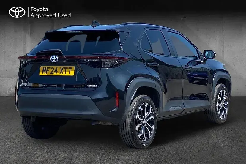 Used Toyota Yaris Cross Design 116 HP (85 kW) 2024 Black SUV