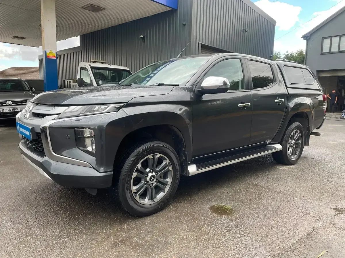 Used Mitsubishi L200 150 HP (110 kW) 2020 Grey Pickup