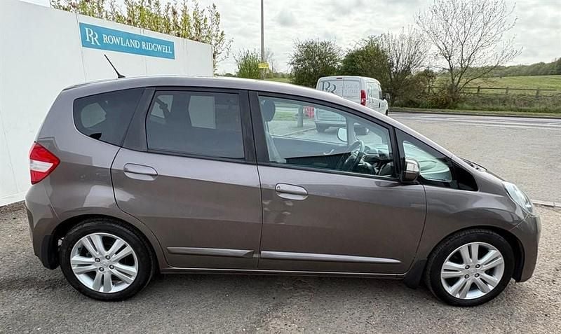 Used Honda Jazz ES 2014 Brown Hatchback