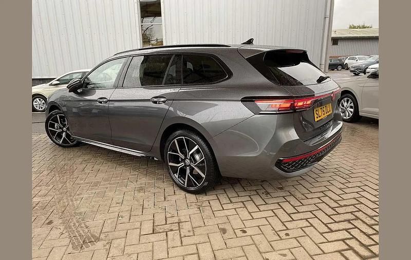 Used VW Passat Black Edition 200 HP (147 kW) 2025 Grey Estate