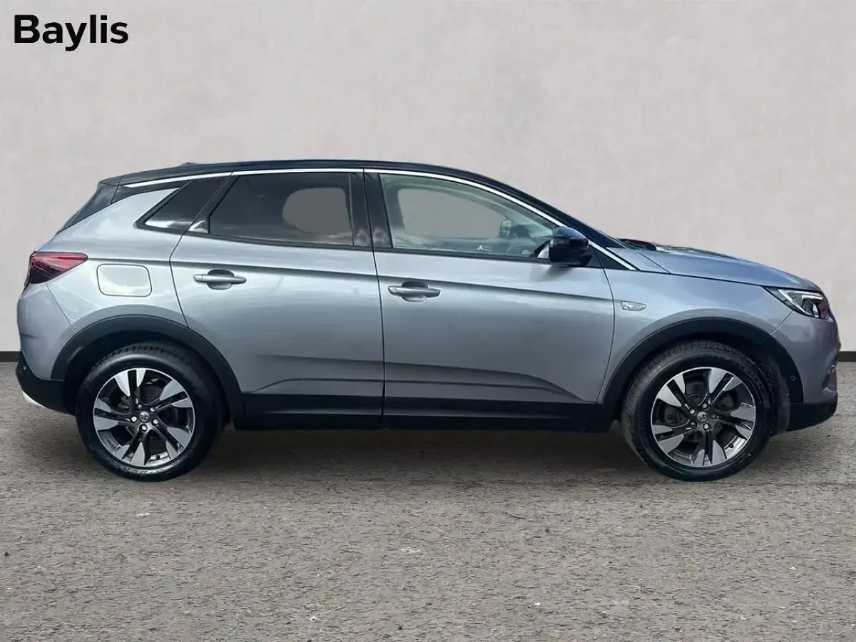 Used Vauxhall Grandland X SRi 128 HP (94 kW) 2021 Grey SUV