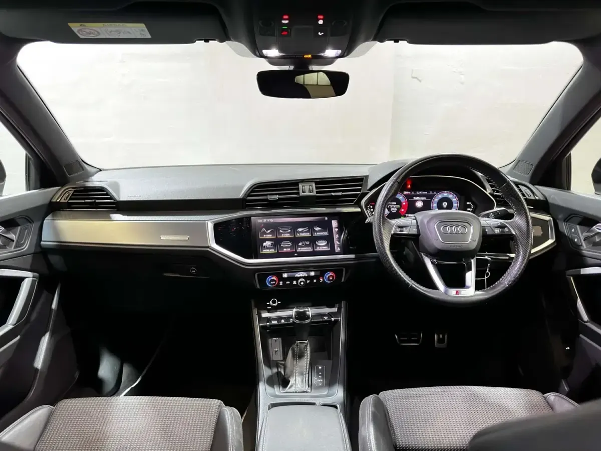 Używany Audi Q3 S-Line 150 KM (110 kW) 2020 Czarny SUV