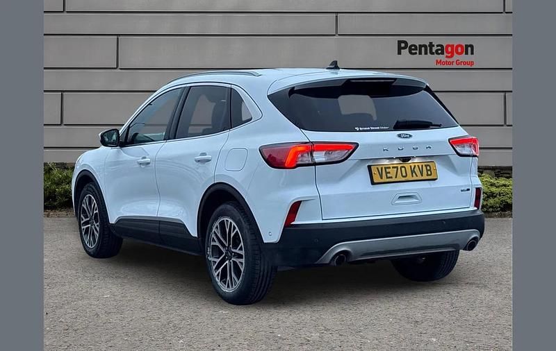 Used Ford Kuga Titanium 147 HP (108 kW) 2020 White SUV