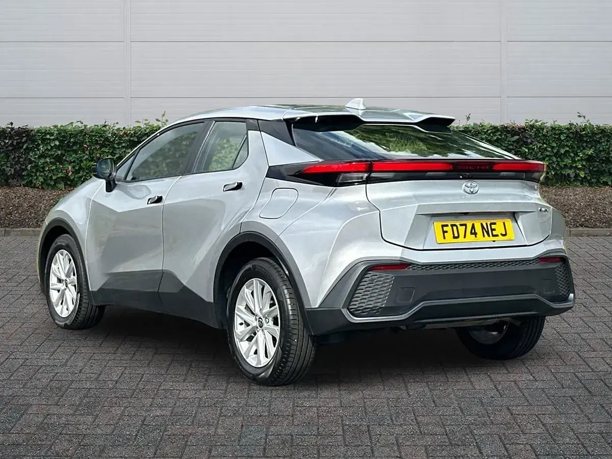 Used Toyota C-HR 140 HP (102 kW) 2024 Silver SUV