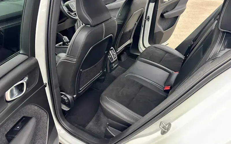 Used Volvo XC40 Ultimate 262 HP (192 kW) 2024 White SUV