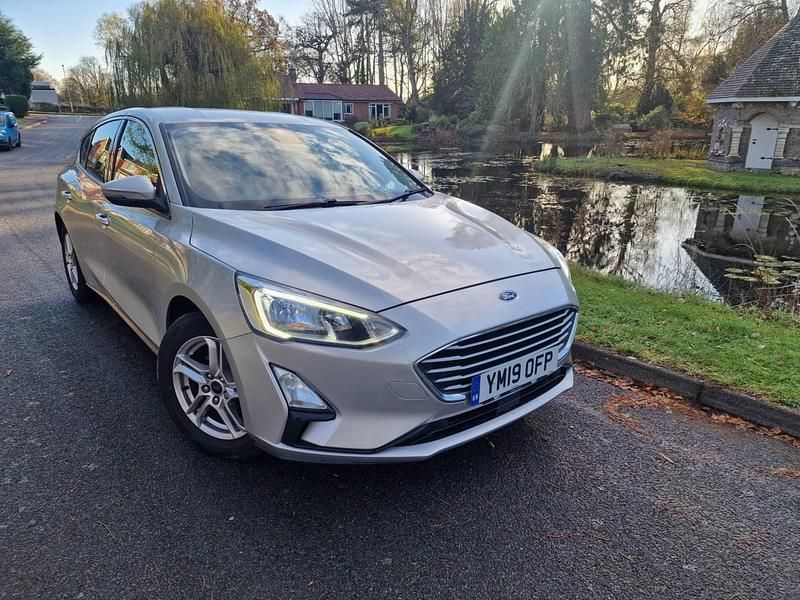 Begagnad Ford Focus Zetec 120 HK (88 kW) 2019 Silver Halvkombi