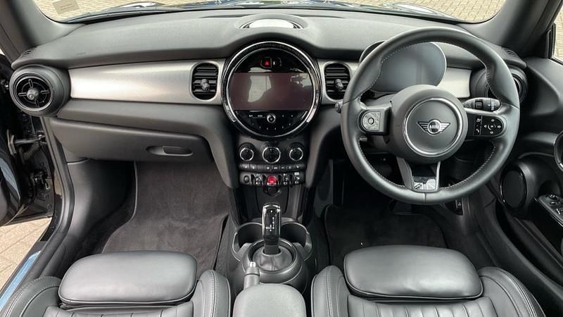 Used Mini Cooper Exclusive 134 HP (98 kW) 2023 Black Hatchback