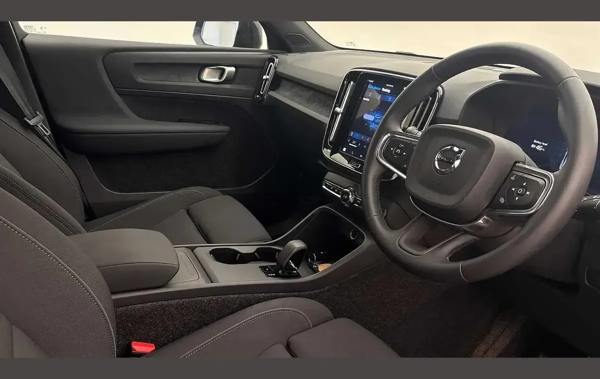 Used Volvo EX40 Core 172 kW (234 HP) 2025 Black SUV