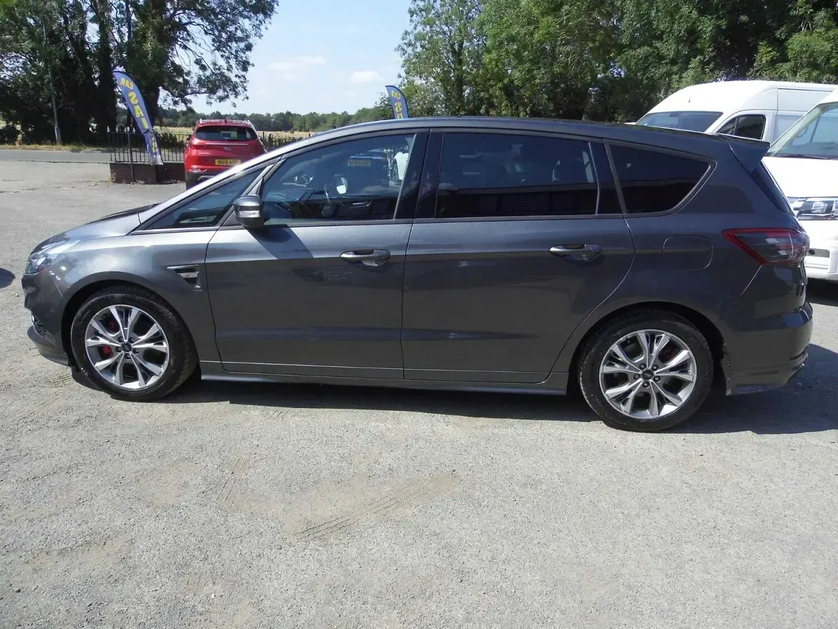 Used Ford S-MAX ST-Line 190 HP (139 kW) 2018 Grey MPV