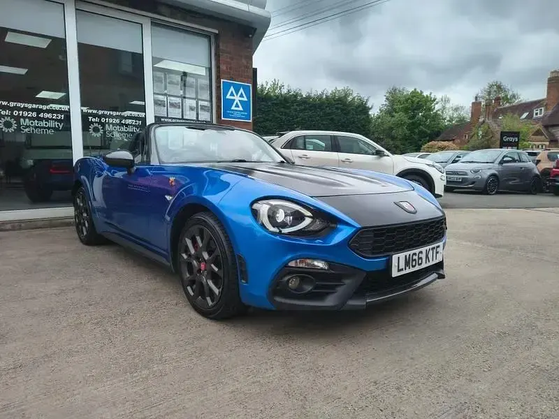 Used Abarth 124 Spider 170 HP (125 kW) 2016 Blue Cabriolet