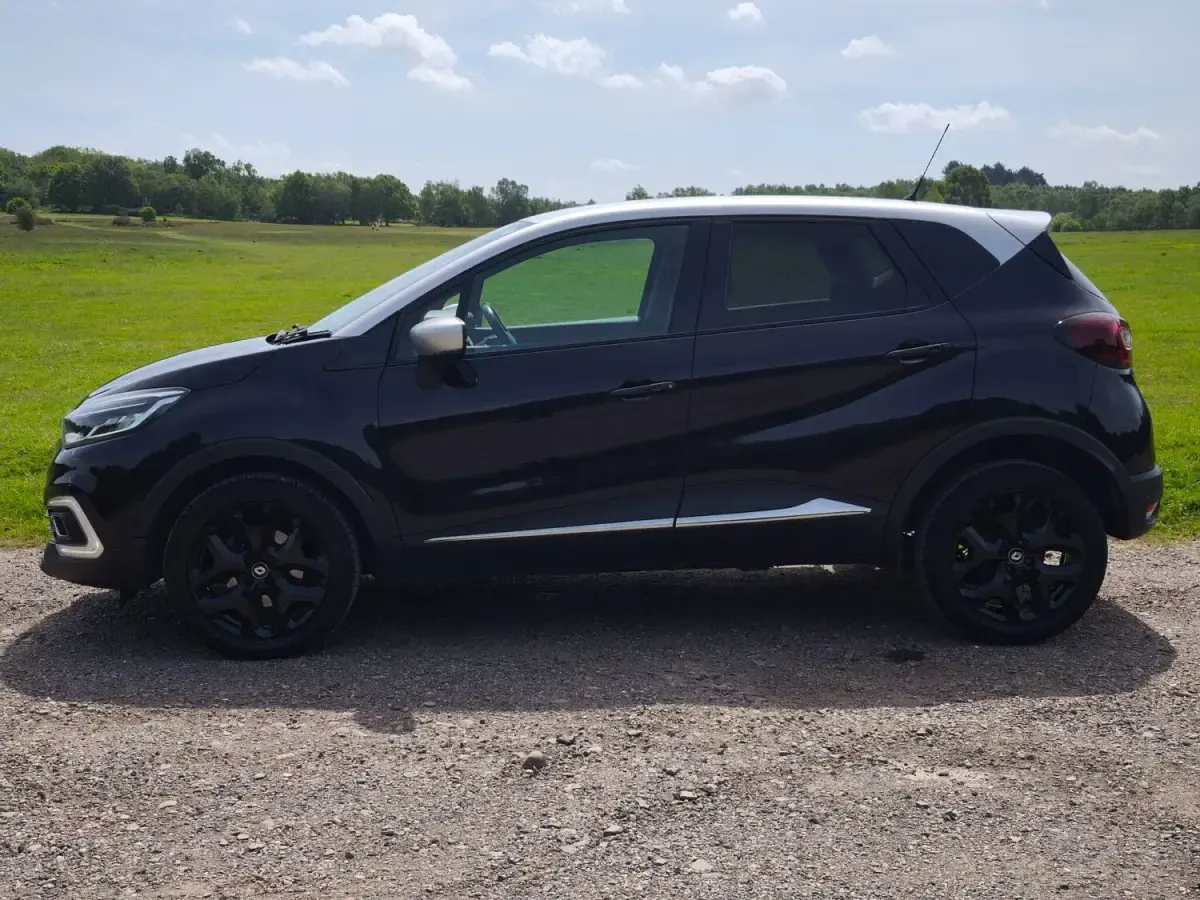 Used Renault Captur Signature S 108 HP (79 kW) 2018 Mauve/silver SUV