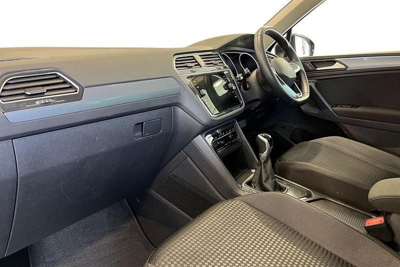 Used VW Tiguan Active 150 HP (110 kW) 2022 Black SUV