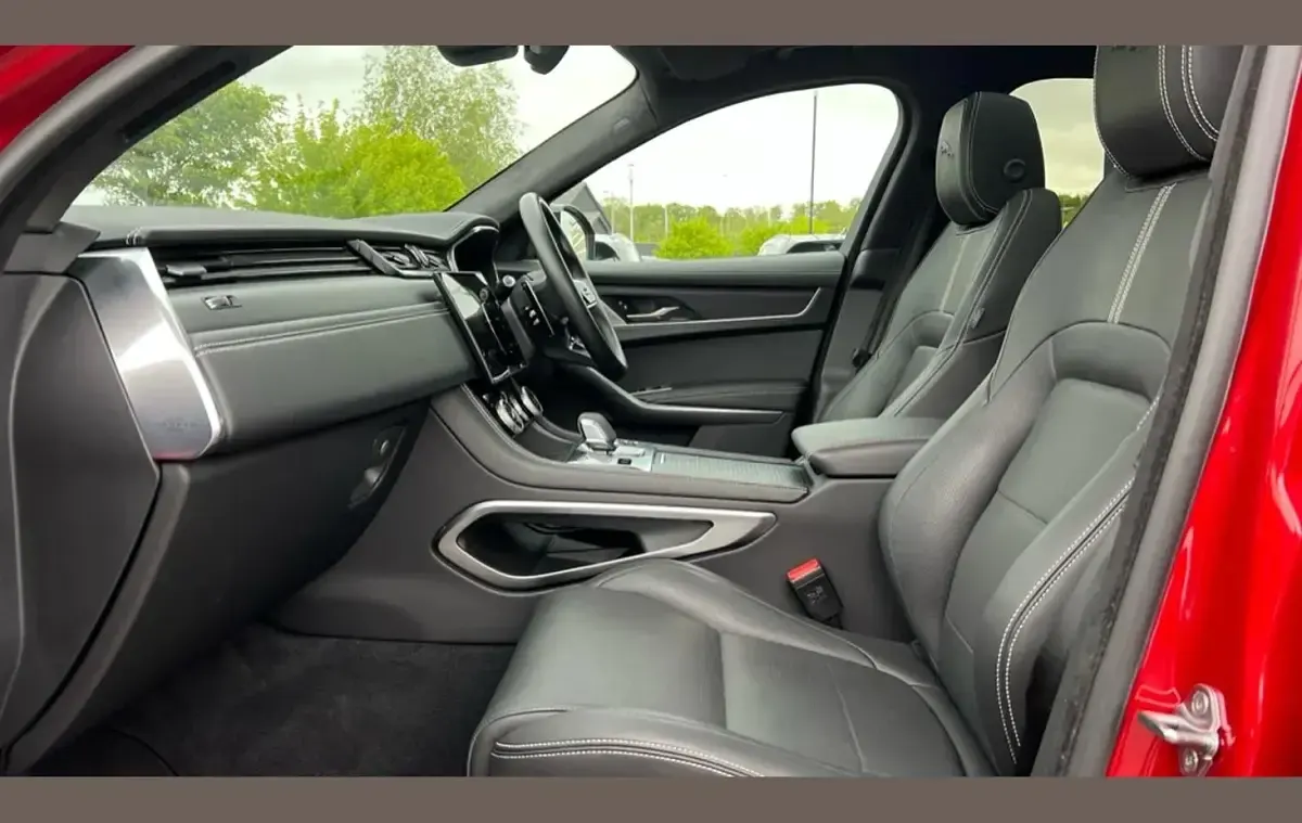 Używany Jaguar F-Pace R-Dynamic 204 KM (150 kW) 2024 Czerwony SUV