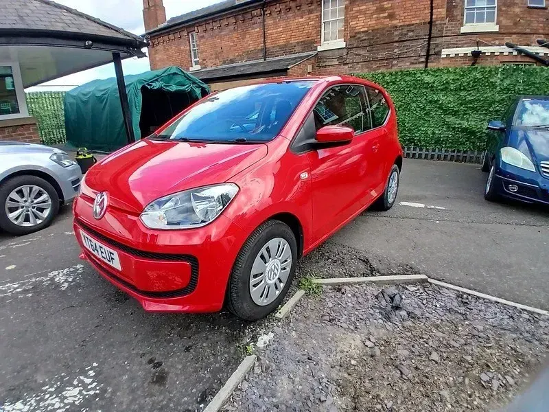 Usado VW up! move up! 60 HP (44 kW) 2014 Vermelho Citadino