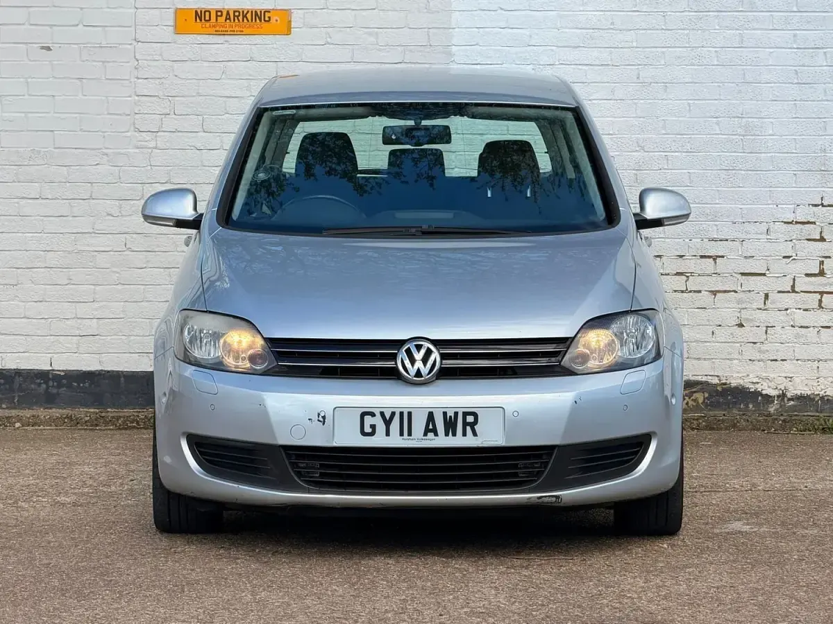 Used VW Golf VI SE 105 HP (77 kW) 2011 Silver Hatchback
