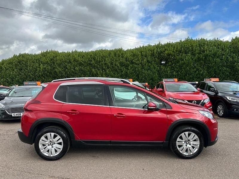 Begagnad Peugeot 2008 Allure Premium 2019 Röd SUV