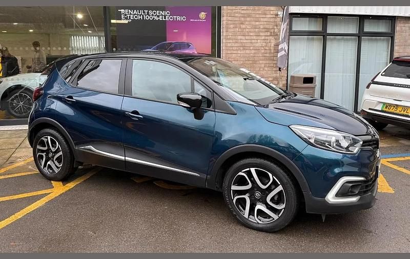 Used Renault Captur Iconic 115 HP (84 kW) 2019 Metallic blue  SUV